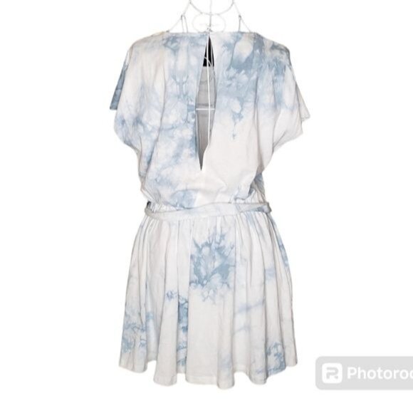 NWT Lulus On A Road Trip Blue Tie Dye Short Sleeve Romper Size Medium - Picture 5 of 10